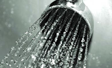 ¿Es bueno bañarse con agua fría?