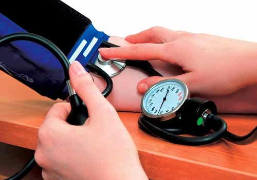 Cómo tratar la presión arterial baja