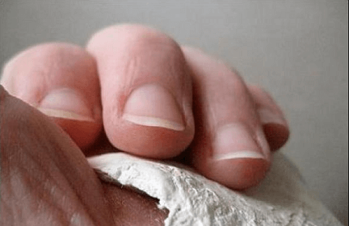 Consejos, recomendaciones y remedios para no morderse las uñas