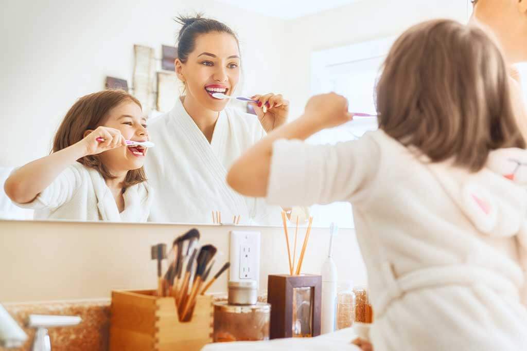 Impara a lavarti i denti con il concatenamento.