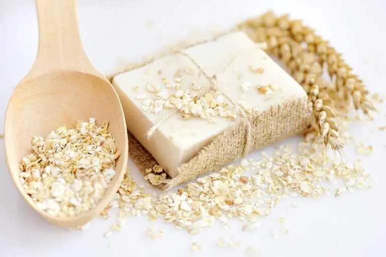 Cómo hacer un jabón natural de avena para exfoliar la piel