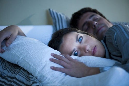 Dormir es una de las posibles razones por las que no pierdes peso