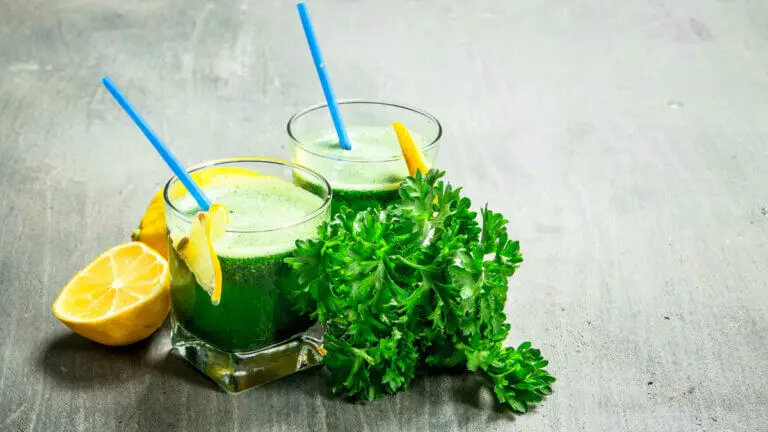 Remedio con perejil y limón para limpiar tus riñones