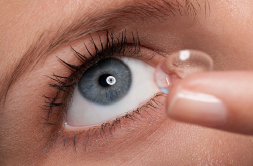 Consejos de seguridad al usar lentes de contacto
