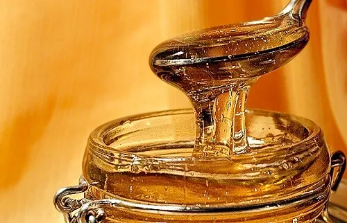 Maneras de usar la miel como tratamiento de belleza