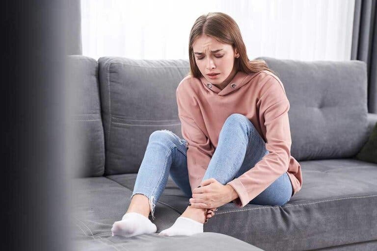 Calambres en las piernas: ¿existen hierbas medicinales para este problema?