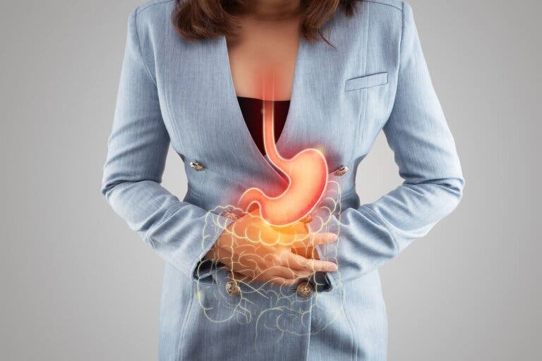 13 remedios naturales para la acidez y el reflujo ácido