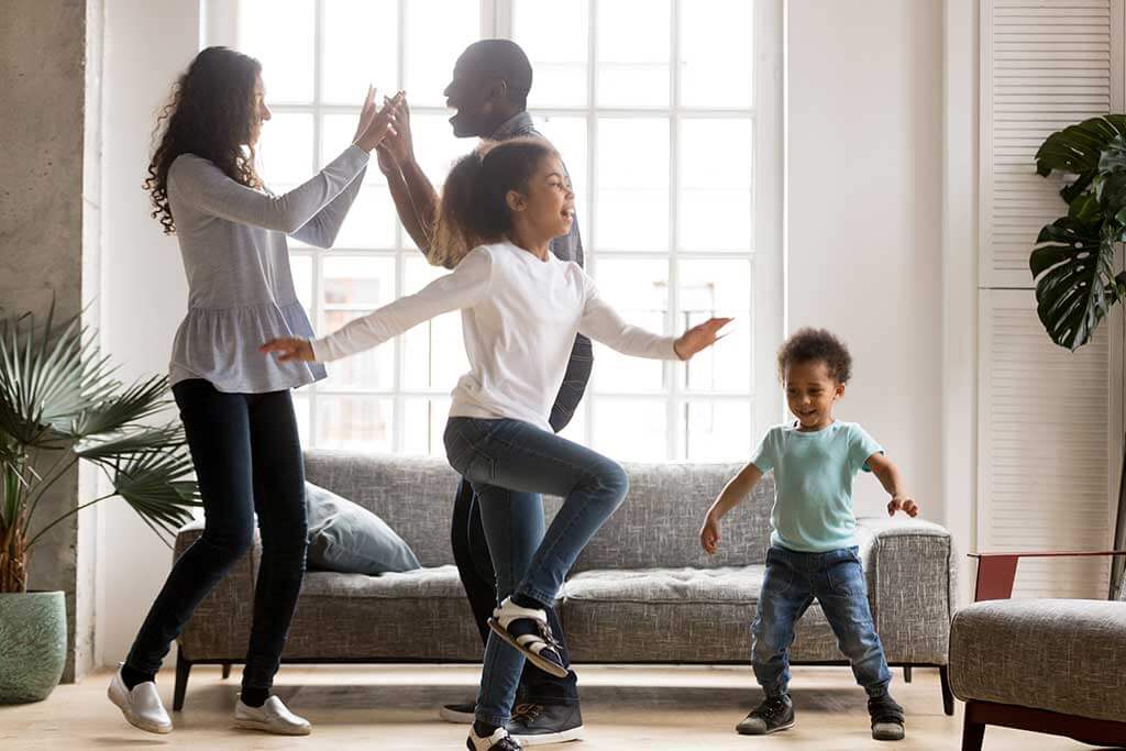 Beneficios de bailar con tu hijo - Mejor con Salud
