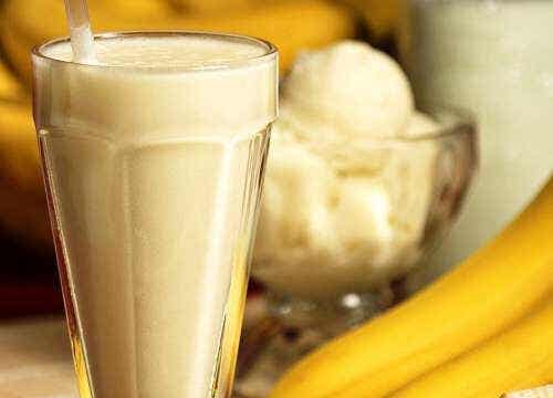 Cara membuat smoothie pisang dan oatmeal yang mengenyangkan