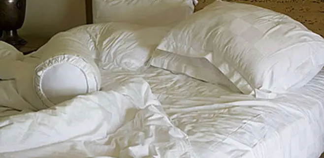 ¿Por qué es bueno no hacer la cama por las mañanas?