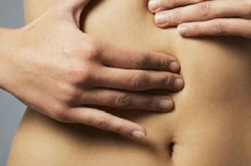¿Por qué sufrimos gases? Causas y remedios