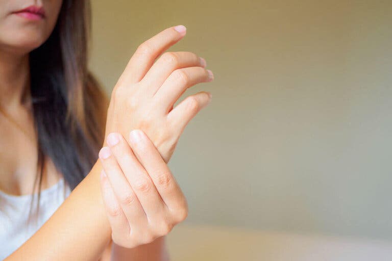Cómo aliviar los síntomas de la tendinitis