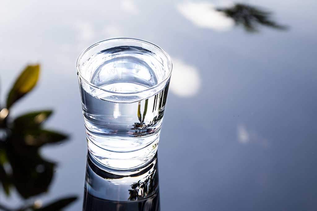 mimar financiero historia Cómo hacer y cuáles son los beneficios del agua alcalina? - Mejor con Salud
