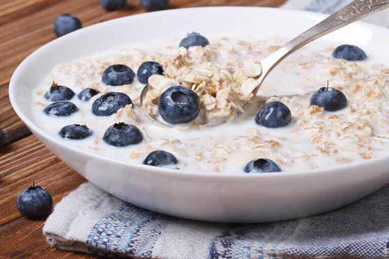 10 Increíbles beneficios de la Avena y una receta para el desayuno