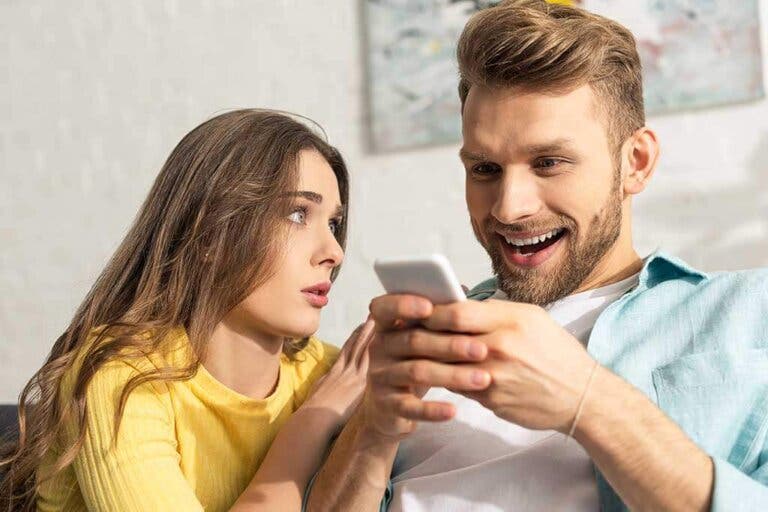 5 riesgos de la dependencia emocional en la pareja