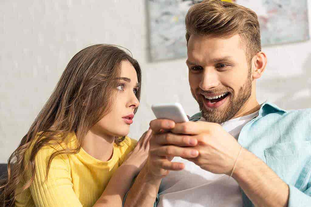 Mujer con dependencia emocional.