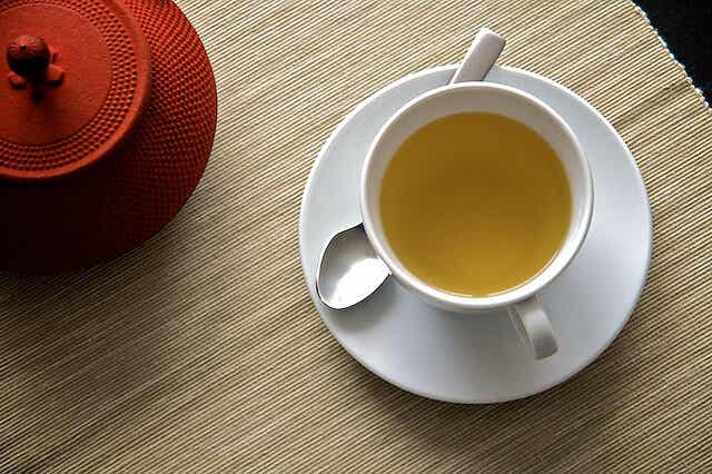 środki na ukąszenia pcheł: zielona herbata