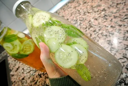 Limonada ligera de pepino, jengibre y menta