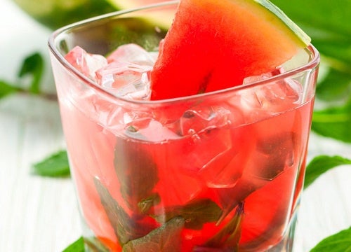 4 bebidas naturales y ligeras que te ayudan a adelgazar