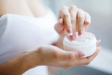 Cremas caseras para las cutículas y la salud de las uñas