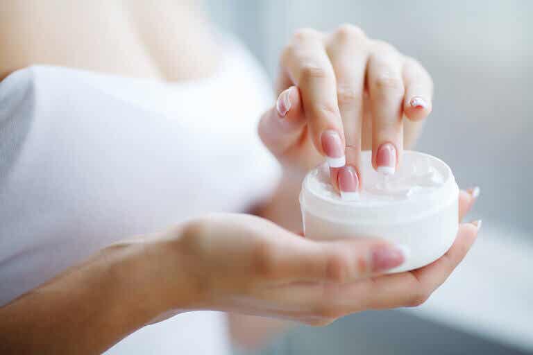 Cremas caseras para las cutículas y la salud de las uñas