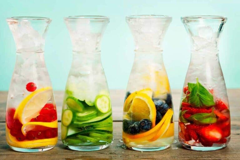 Descubre las deliciosas aguas aromatizadas naturalmente