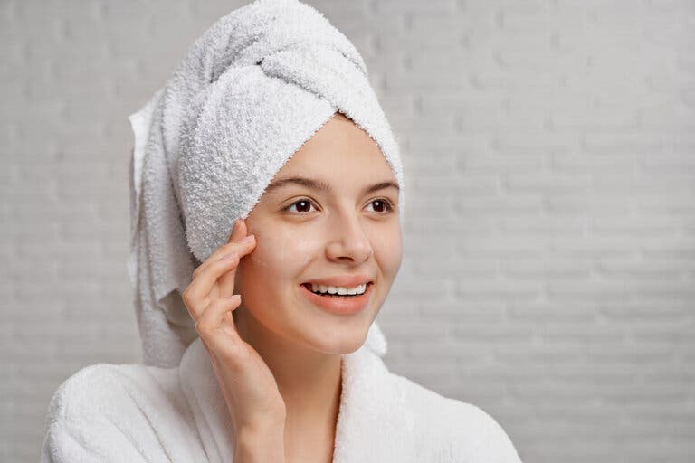 5 trucos caseros para embellecer tu rostro