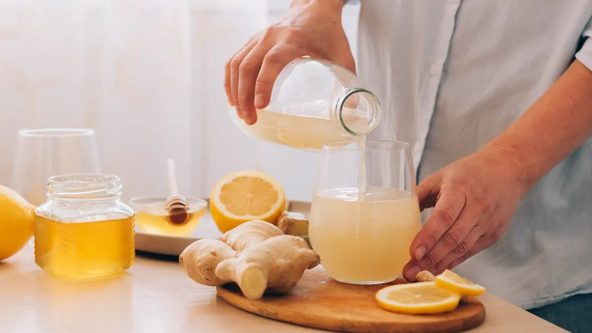 Infusión de jengibre con naranja y albahaca