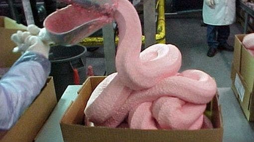 Con esta pasta rosada se crean los nuggets de pollo.