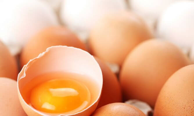 Clara y yema de huevo como remedio natural contra la degeneración macular