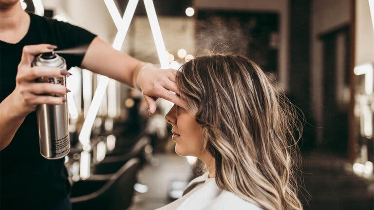 Cómo rejuvenecer con un corte de pelo y su adecuado cuidado