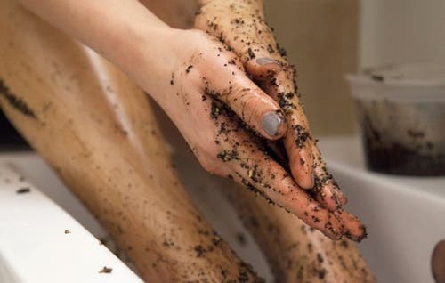 Exfoliante natural para tratar el vello encarnado
