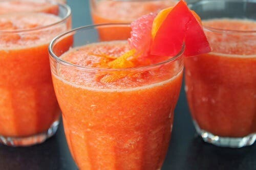 Consume jugo de toronja después de las comidas y pierde peso fácilmente
