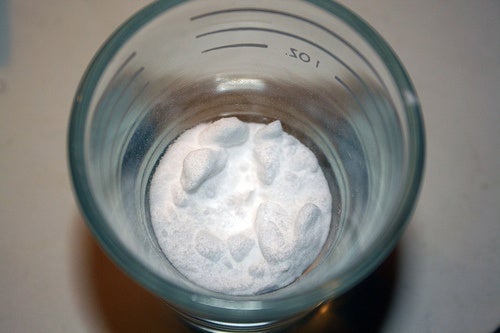 Bicarbonato de sodio para elaborar un dentífrico casero para lavarnos los dientes
