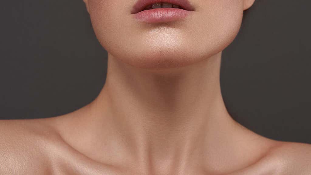 6 consejos que ayudarán a mantener la piel del cuello joven y lisa