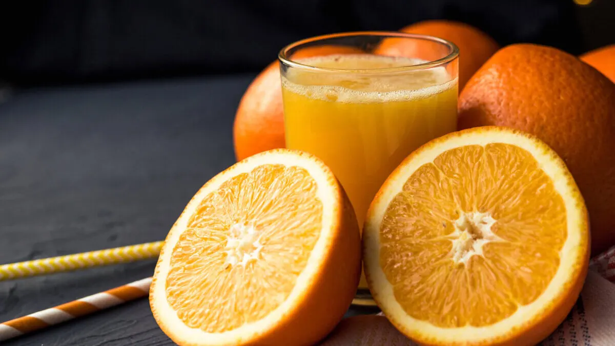 Bebida hidratante de naranja y canela