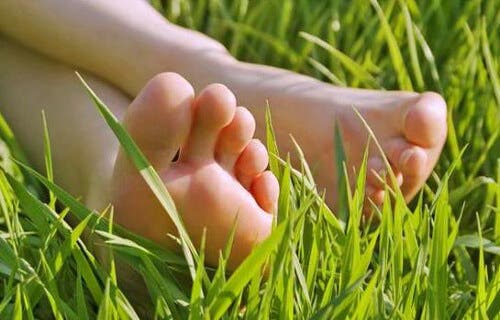 Los sorprendentes beneficios de andar descalzo