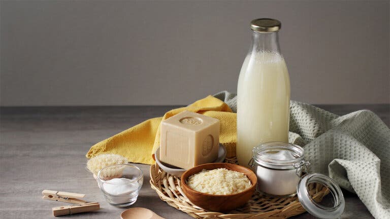 Cómo hacer tus propios quitamanchas caseros