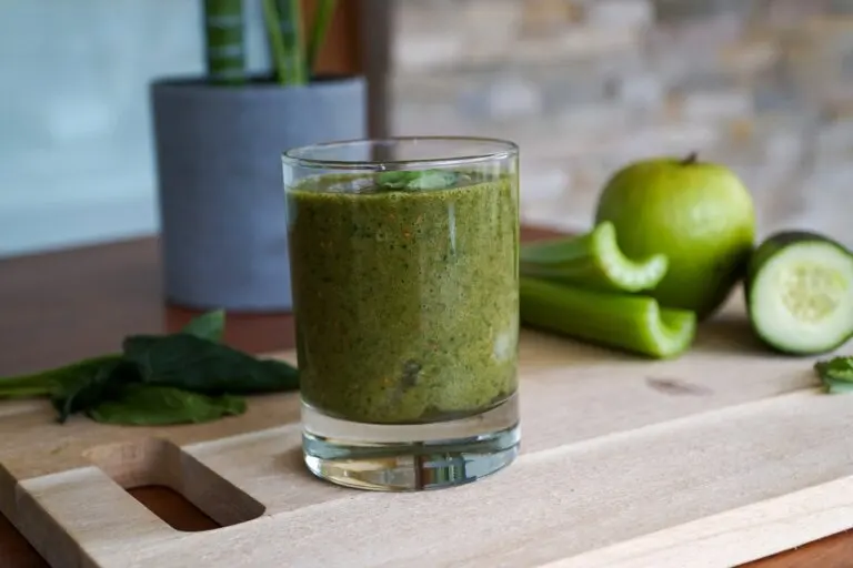 Batido de pepino, manzana verde y apio