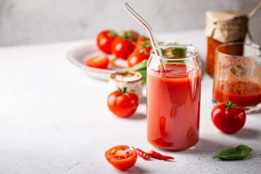 Jugo de tomate por las mañanas: ¿Conoces todos sus beneficios?