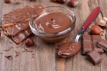 Prepara una deliciosa y nutritiva crema de cacao untable casera