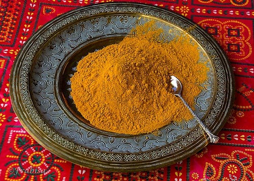 La-curcuma-es-un-remedio-para-la-piel-despigmentada
