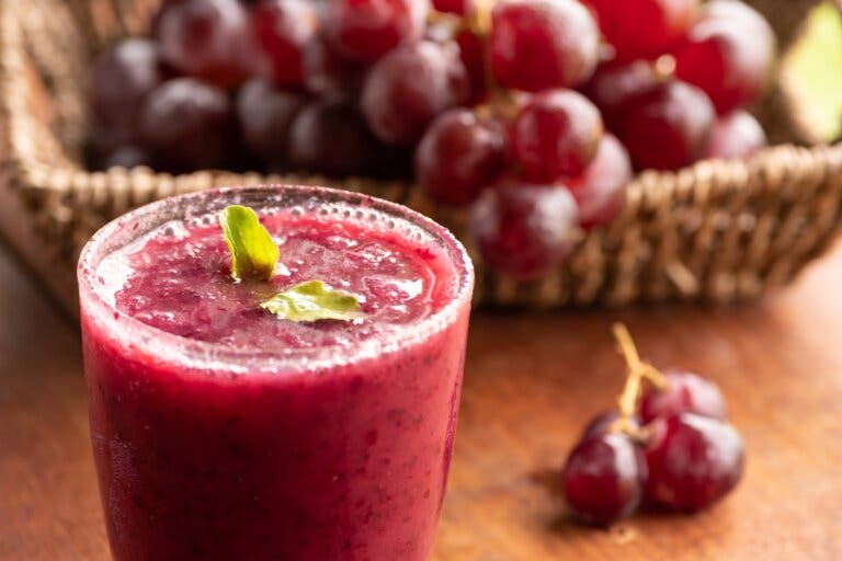 Batido de uvas y manzana