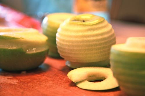 La manzana es un alimento con muchas propiedades que podemos incluir en nuestro plan de cenas saludables