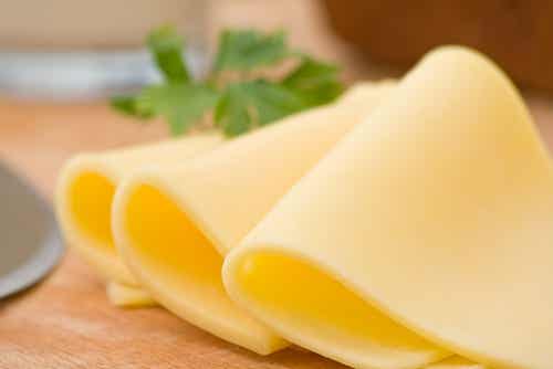Ingredientes para los croissants de jamón y queso