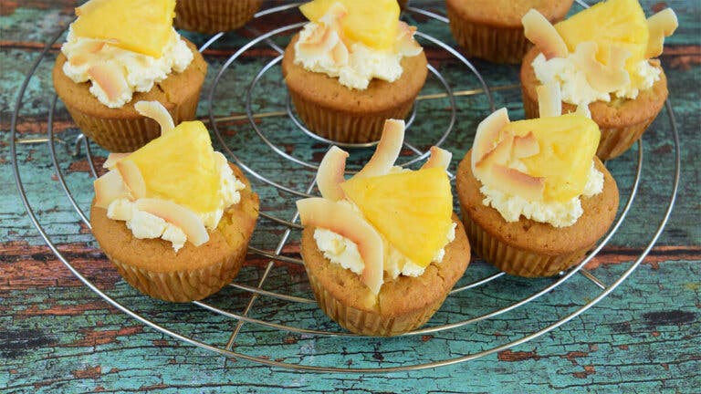Cupcakes de piña colada