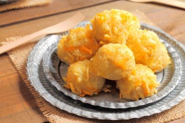 Albóndigas de queso cheddar