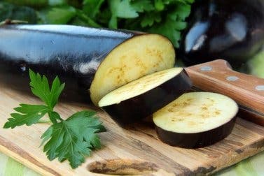Los 3 grandes beneficios del agua de berenjenas