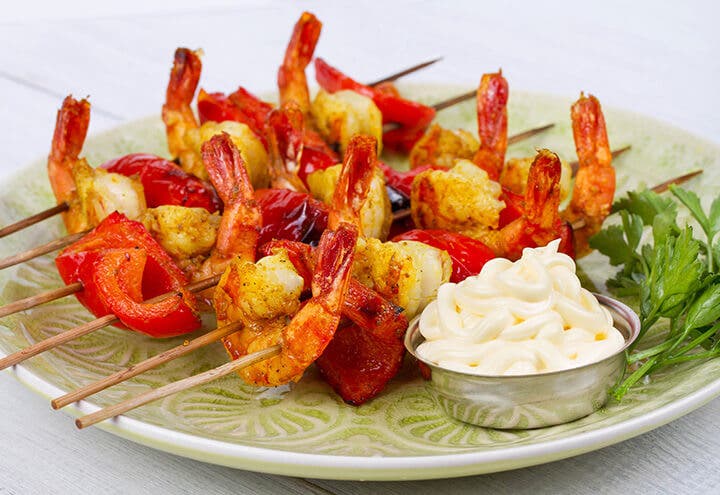 Brochetas camarones