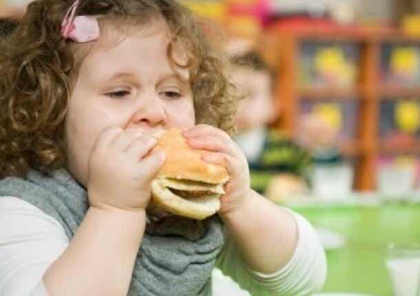 cómo combatir la obesidad en los niños